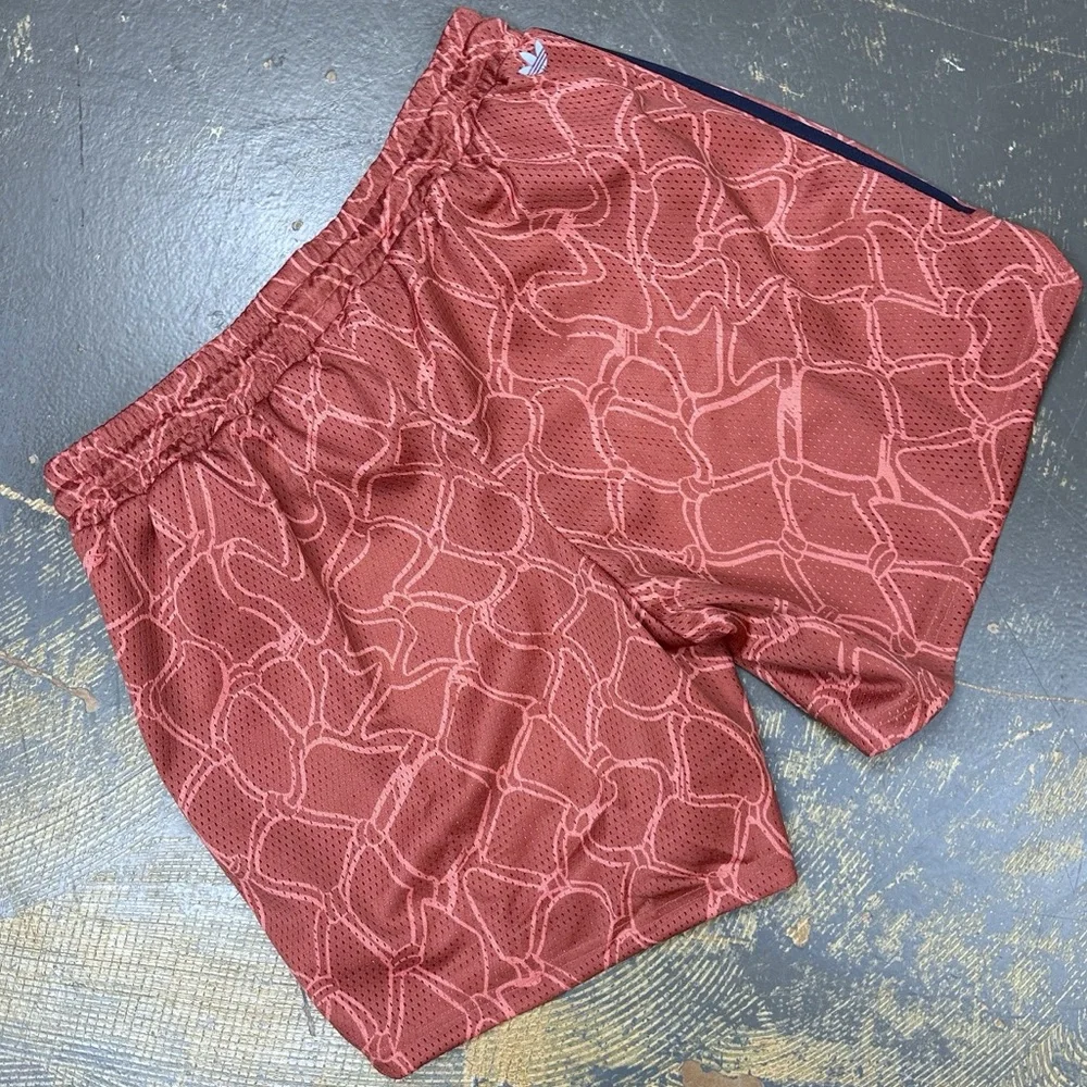 Adidas Hoop York City Basketball Shorts Medium IP6899 Pink  HYC 3 - Picture 2 of 12